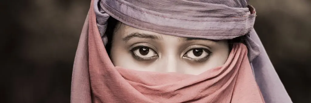 Augenkontakt Frau Pakistan